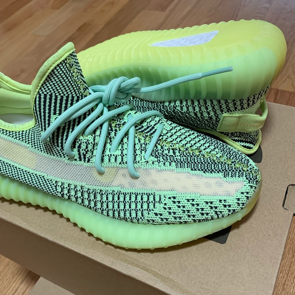 Price is Firm 🔸 Yeezy Boost 350 V2 by Adidas